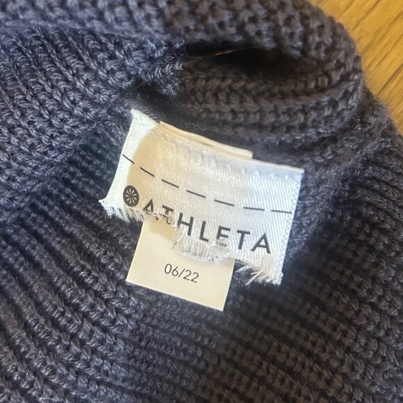 Athleta Hanover Refined soft and cozy V-Neck Sweater purple S - Picture 10 of 10